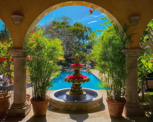 Der Swimmingpool an oder in der Nähe von Hacienda de los Santos