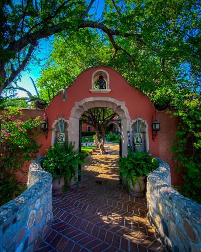 Ein Garten an der Unterkunft Hacienda de los Santos
