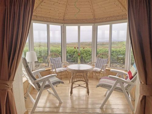 Balkón nebo terasa v ubytování Lands End Cottage - Connemara