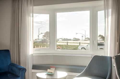 Χώρος καθιστικού στο Harbor View Inn