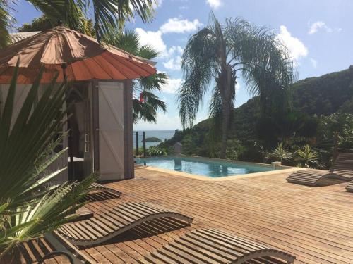 Bazén v ubytování La charmante Villa Coco avec magnifique vue mer nebo v jeho okolí