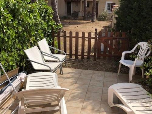 VILLA MITOYENNE DANS UNE RESIDENCE CALME AVEC PISCINE PARKING - FR-1-607-33