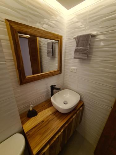 Ένα μπάνιο στο Villa Patry Coveñas