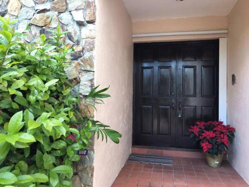 Pool House in Tropical Miami photo 23