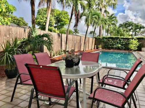 Pool House in Tropical Miami photo 22