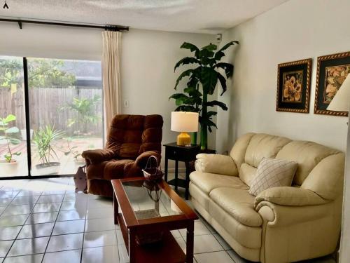 Pool House in Tropical Miami photo 13