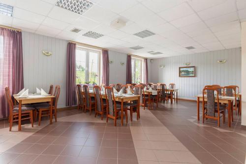 Restaurant o un lloc per menjar a Penzion ob Ribniku