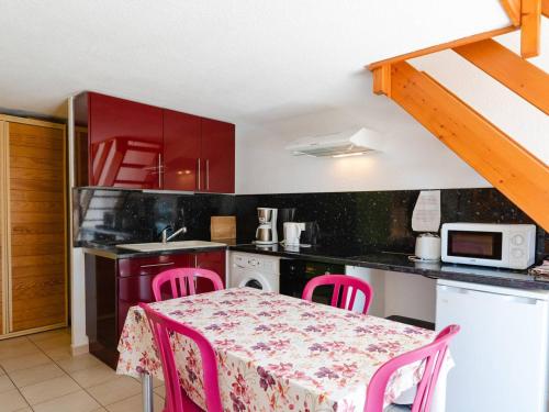 Fotografia z galérie ubytovania Villa T3 Mezzanine avec Terrasse et Parking à Gruissan – Animaux Acceptés - FR-1-409A-22 v destinácii Gruissan