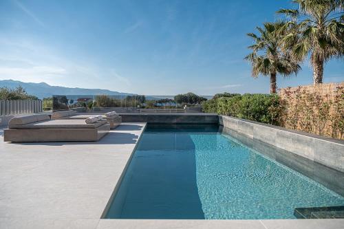 Fivi Villa, with Heated Pool & SeaViews, By ThinkVilla