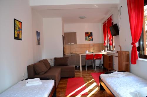 Photo de la galerie de l'établissement Apartmants Night Lux, à Niš