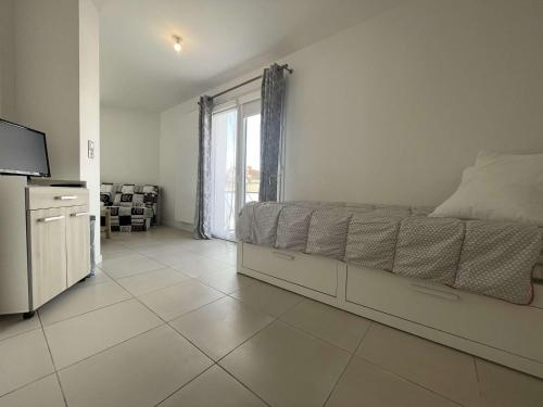 Fotografia z galérie ubytovania Appartement cosy à 500m de la plage, parking, résidence sécurisée, proche commerces et restaurants - FR-1-246-651 v destinácii Châtelaillon-Plage