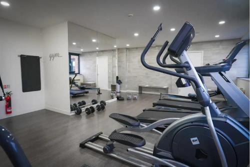 Γυμναστήριο ή/και όργανα γυμναστικής στο Modern Suite- Bedford City centre with free gym & parking