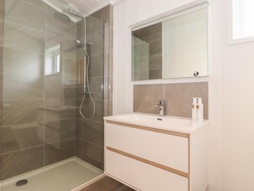 Vannituba majutusasutuses Corning Mill View