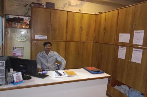 Lobby o reception area sa Mahadev Hotel