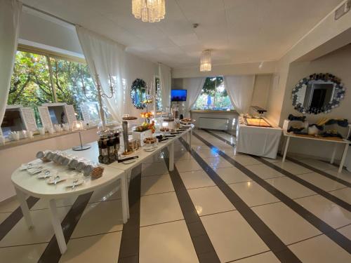 Een zitgedeelte bij Hotel La Perla