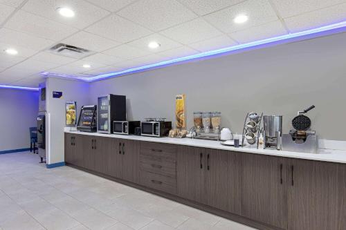 Παροχές για τσάι/καφέ στο Microtel Inn & Suites by Wyndham Manchester - Newly Renovated