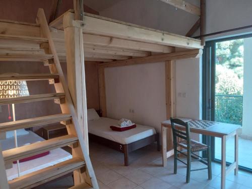 Gallery image of The White Rabbit Guesthouse Eco-Lodge Spacious Apartment in Psakoudia