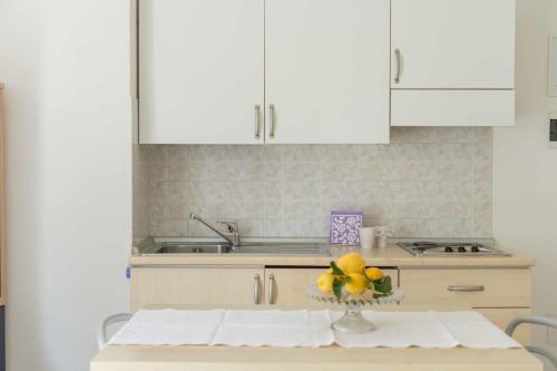 Dapur atau dapur kecil di Residence Ola