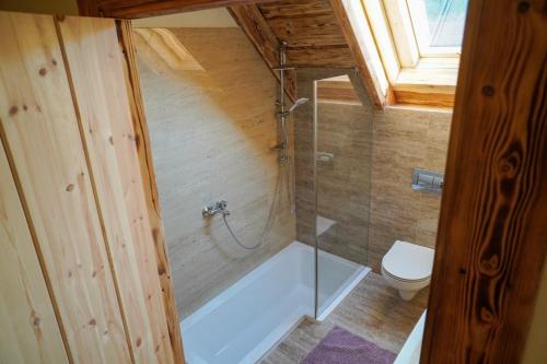 Ванная комната в Domek na Kaszubach przy lesie i wodzie, Załakowo, Na Gwizdówce, KOCANKA II Kaszubska Wenecja