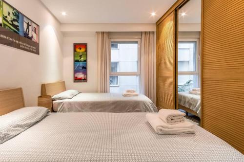 1st line exclusive apt in heart of the Golden Mile photo 14