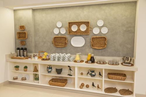 マリリアにあるJR Hotel Mariliaの皿棚
