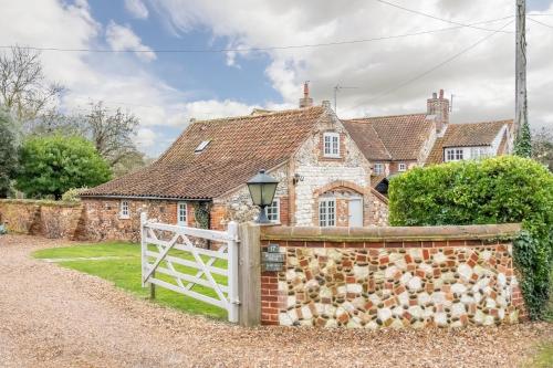 Garden Cottage – Photos 2