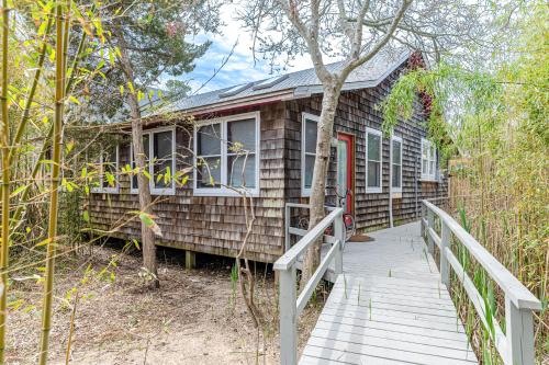 Airy Atlantic Abode – Photos 2