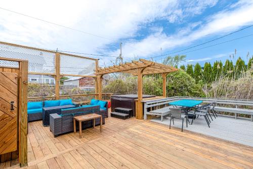 Airy Atlantic Abode – Photos 3