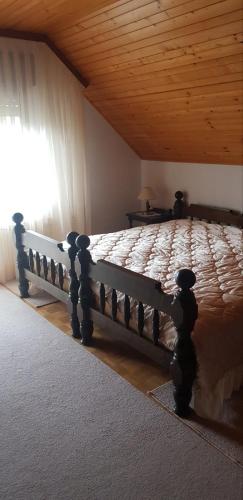 Posteľ alebo postele v izbe v ubytovaní Apartma Sabatuš