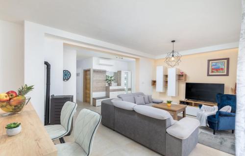 Apartment Villa ElFi with private pool