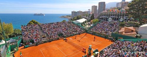 Tenis a/nebo squash v ubytování Luxueux Studio Neuf - Frontière Monaco - Piscine - Parking privé nebo okolí