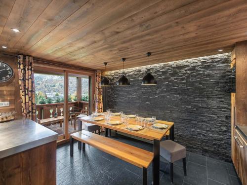 Duplex moderne à Méribel Village, accès ski et piscine