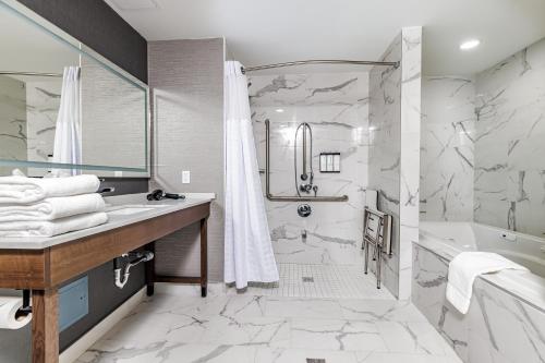 Koupelna v ubytování Hyatt Place Toronto-Brampton