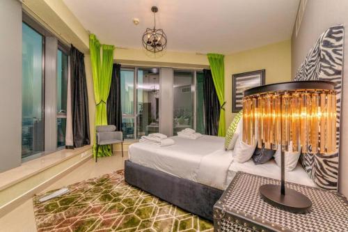 Postel nebo postele na pokoji v ubytování Bellavista - High Floor - 1BR - 29 Boulevard - Burj Khalifa & Fountain View
