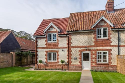 1 Hall Lane Cottages – Photos 2