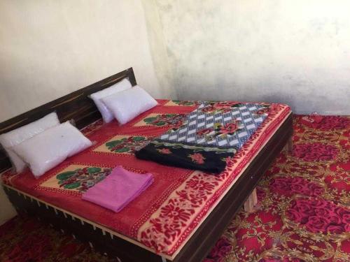 Ліжко або ліжка в номері OYO Shree Ji Highway King Hotel And Restaurant