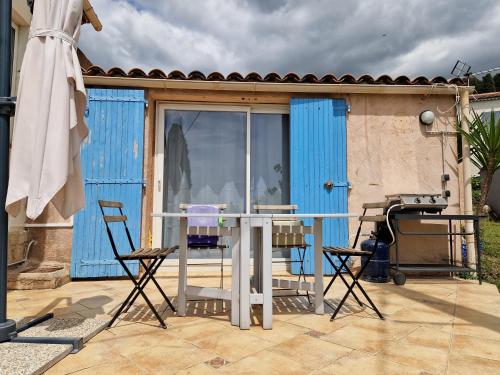 Balkón nebo terasa v ubytování Appartement 2 pièces rénove avec accès piscine