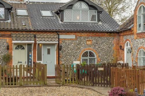Coach House Cottage – Photos 2