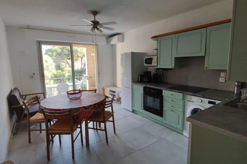 Calvi T3 climatisé 150 m plage