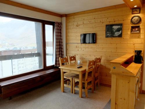 Studio rénové avec balcon, skis aux pieds, animaux acceptés