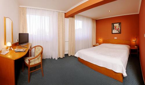 Foto da galeria de Hotel Dukla em Presov