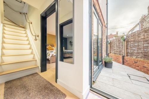 28 Chapel Yard – Photos 3