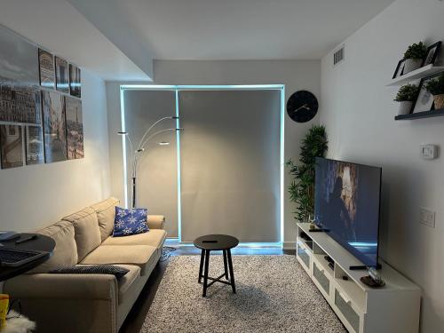 1 Bedroom Condo