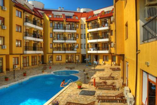 Πισίνα στο ή κοντά στο EGGO APARTMENT - Oasis Beach Apartments Kamchia