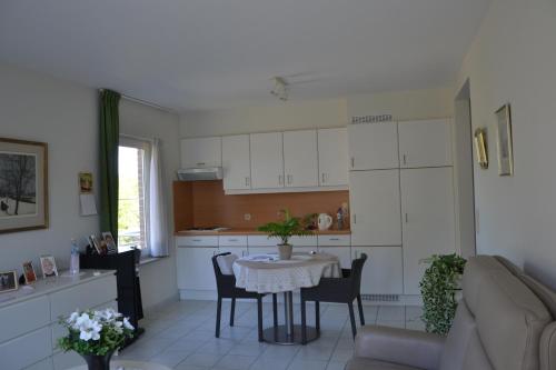 Kuchyň nebo kuchyňský kout v ubytování Lindehof Serviced Flats
