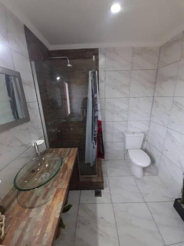 Bilik mandi di Hospedaje La Plata