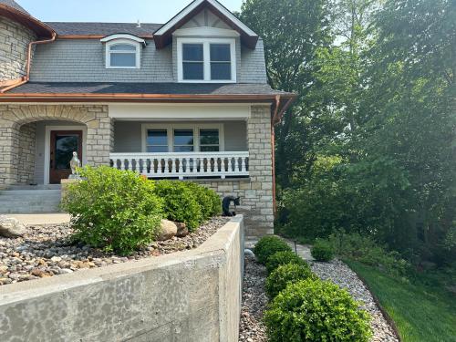 Afbeelding uit fotogalerij van Historical Oscar Lofquist house in the heart of Des Moines in Des Moines