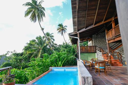 Bazén v ubytování TheTerrace -$1Mil Piton View nebo v jeho okolí