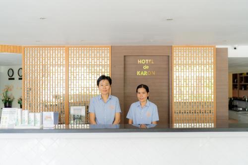 Μέλη του προσωπικού του Hotel De Karon