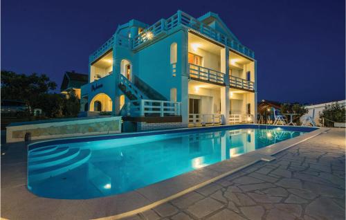 Five-Bedroom Holiday Home In Zadar